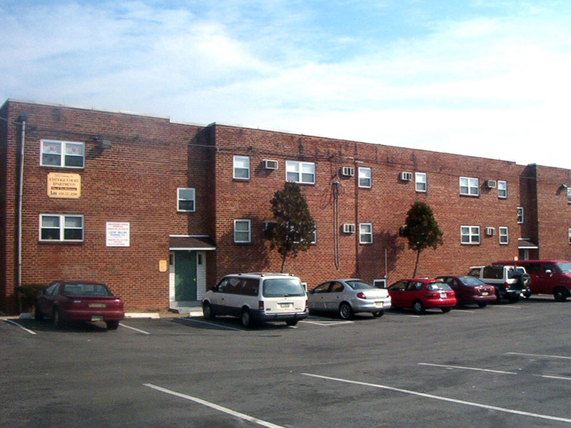 Cottage Court Apartments